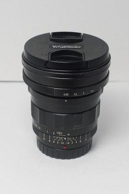 Voigtländer Nokton 10,5mm f/0,95 Micro Four Thirds Objektiv mit Festbrennweite -