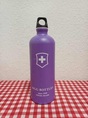 SIGG Bottles * Swiss Made * lila * 26 cm * Outdoor * Camping * Zelten