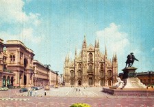 13442 Cartolina Milano (MI) Piazza Duomo 1975