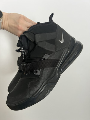 nike air force 270 utility black metallic silver