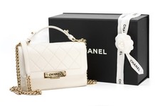 Chanel Small Label Click Flap Bag Weiß Creme...