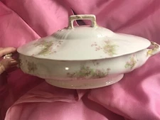Vintage Theodore Haviland Covered Casserole. 12" x 8".  #2829 Made in France C5*