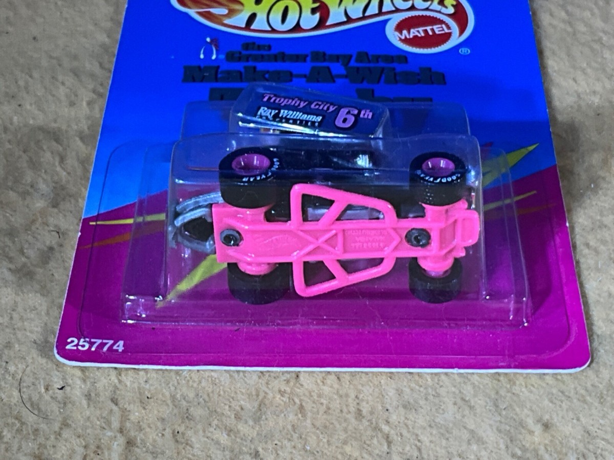 J10-29 HOT WHEELS TRACK EDITION - TROPHY CUP / MAKE-A-WISH J10-29 HOT WHEELS TRACK EDITION - TROPHY CUP / MAKE-A-WISH