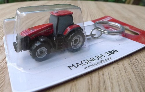 for Universal Hobbies for Case for IH for Magnum 380 Tractor Keychain Red Model - Picture 4 of 12