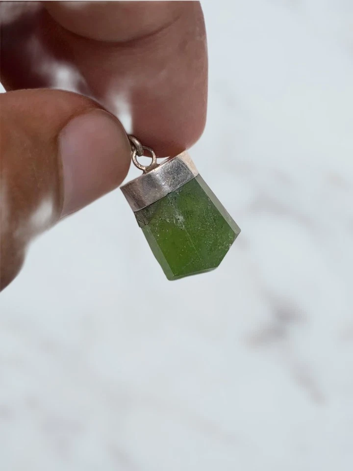 Outstanding Natural Gemstone Green Peridot Pendant 925 Sterling Silver Pendant - Image 2 of 4