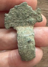 ANGLO SAXON. BRONZE BROOCH FRAGMENT (6TH CENTURY A.D).