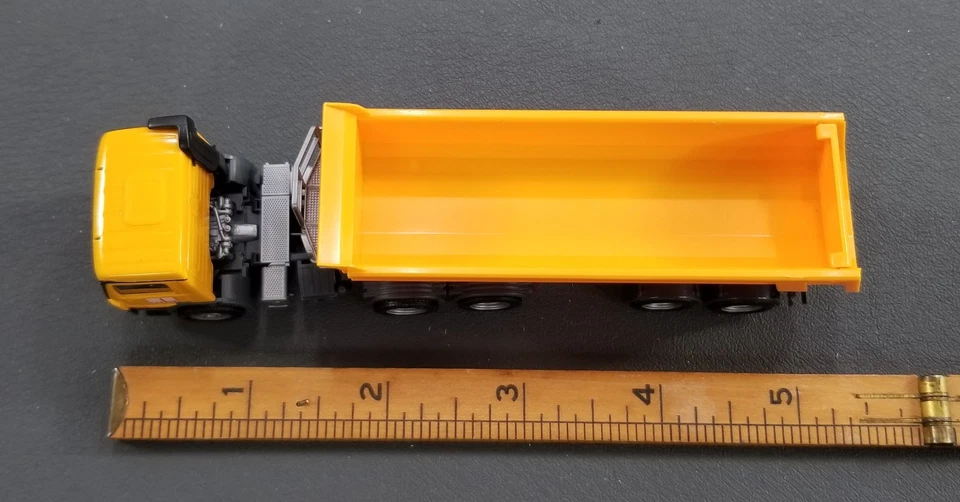 Camión de volteo HERPA HO 1:87 151627 MB A - S 02 TALLA IOB HECHO EN ALEMANIA Foto 4 de 4