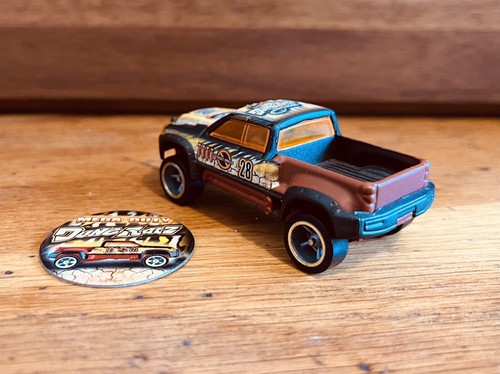Hot Wheels Highway 35 World Race Dune Ratz ‘Mega-Duty’ With Collectible Token - Picture 3 of 5