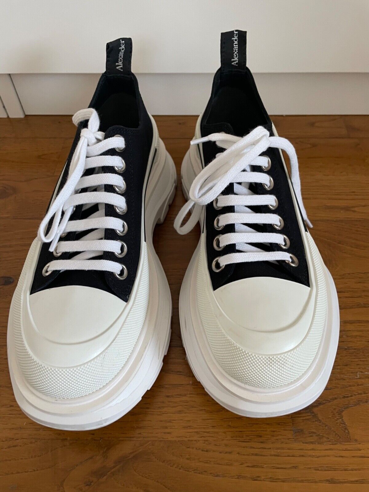Alexander McQueen tread slick low-top sneakers, size 37