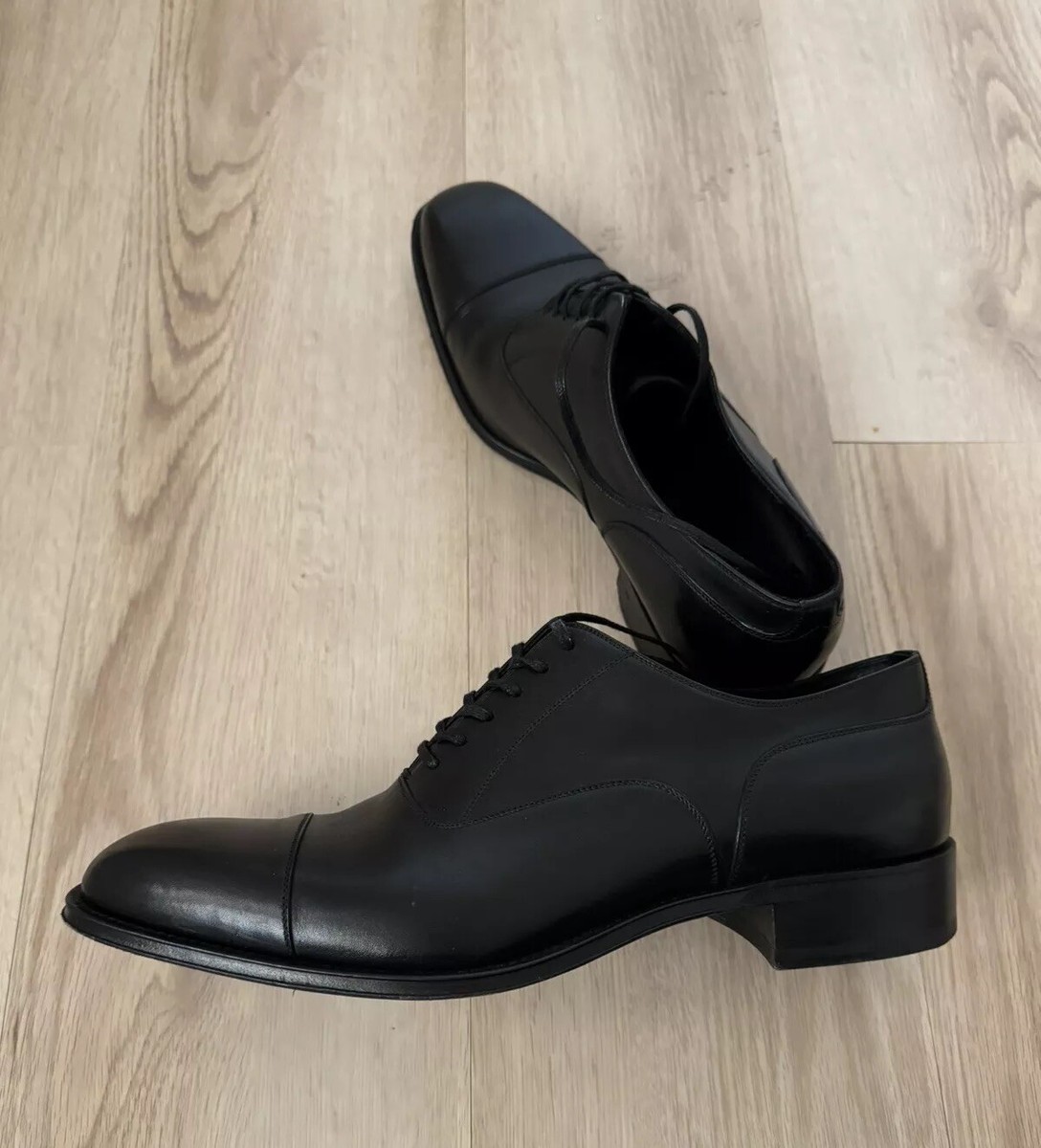 Tom Ford Gianni Cap Toe Oxford Dress Shoes BLACK Men display picture 1