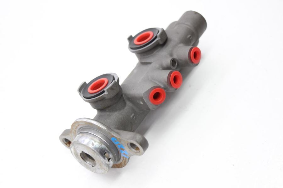 1987-1989 Nissan 300ZX Z31 2+2 Brake Master Cylinder without