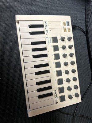 Arturia MiniLab MKII 25-Key USB Midi Controller Keyboard White