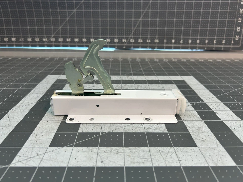 LG 冰箱门铰链 P# 4775JJ2011D — 第 3/4 张图片