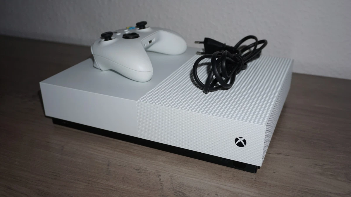 Microsoft Console Xbox One S 1 To Reconditionnée Certifiée – Utilisée (Bon État, Sans Manette