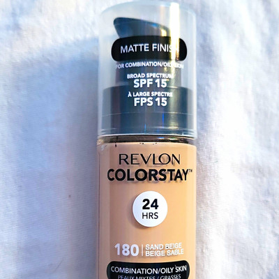 Revlon ColorStay Liquid Foundation Matte Finish SPF 15 Sand Beige 180 Combo/Oily