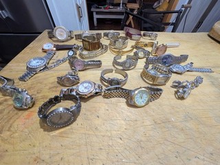 Men & Women’s Watch Lot Multiple Assorted Wristwatches Mixed Styles