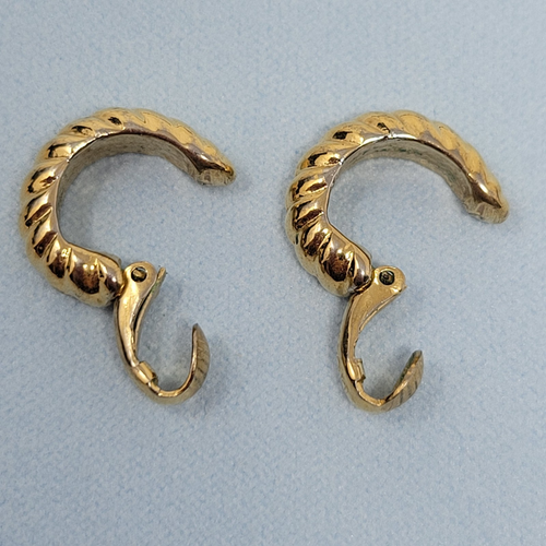 Vintage Avon Gold Tone Twisterd Hoop Clip-on Earrings - Picture 7 of 11