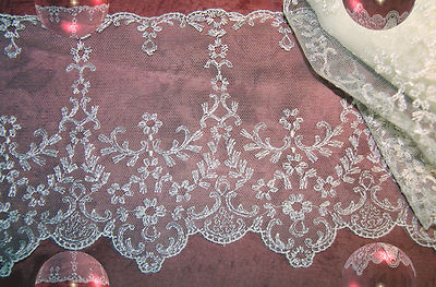 #244# Champagne-coloured Florentine tulle lace - 15 cm wide