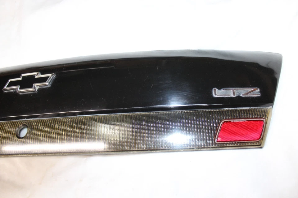 95-99 Chevy LUMINA LUZ TRASERA LUZ TRASERA BAÚL TAPA MOLDURA PANEL LIMPIO Foto 3 de 4
