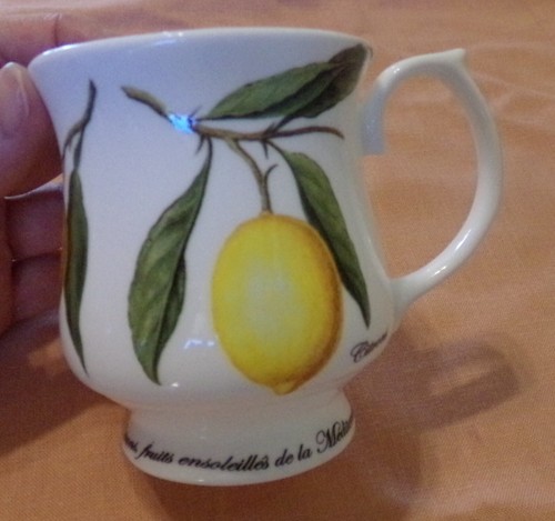 Queen's Fruits du Soleil Citrons Citron Lemon Footed Mug Cup 3 5/8 Inches EUC! - Picture 2 of 5