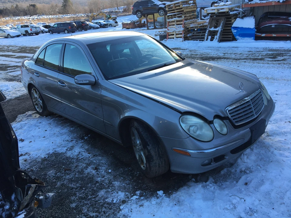 03 04 05 06 07 08 09 Mercedes-Benz MERCEDES CLASE E Motor de refrigeración eléctrico y F Foto 4 de 4