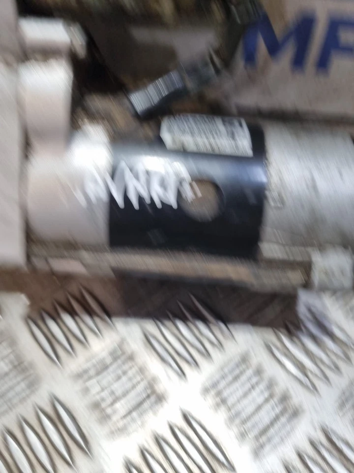 Nissan Navara Mk2 2010-2015 2.5 Starter Motor - Image 3 of 4