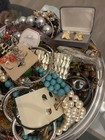 5 Lbs Of Vintage Costume Jewelry, Earrings, Necklaces, Bracelets, And More — photo 4
