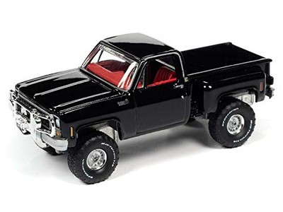   Auto World 1/64 1980 Chevrolet Custom Deluxe 10 Step Side Gloss Black