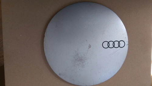 OEM AUDI 200 wheel center hub cap