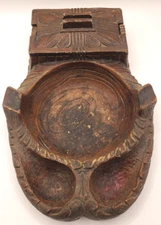 Vintage Syroco Ashtray Pipe Cigarette Storage with Lid Circa 1940