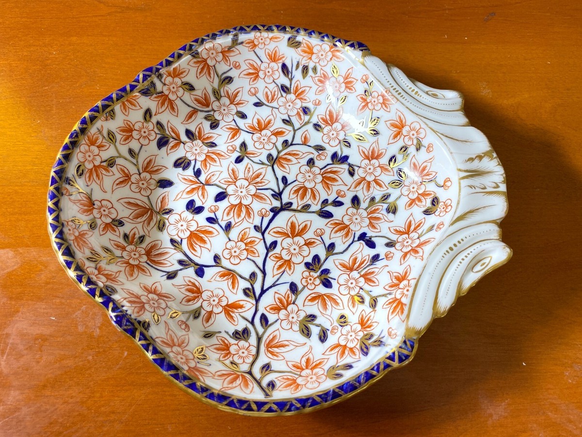 Ca.1877-1890 Royal Crown Derby Imari style shell form dish, 