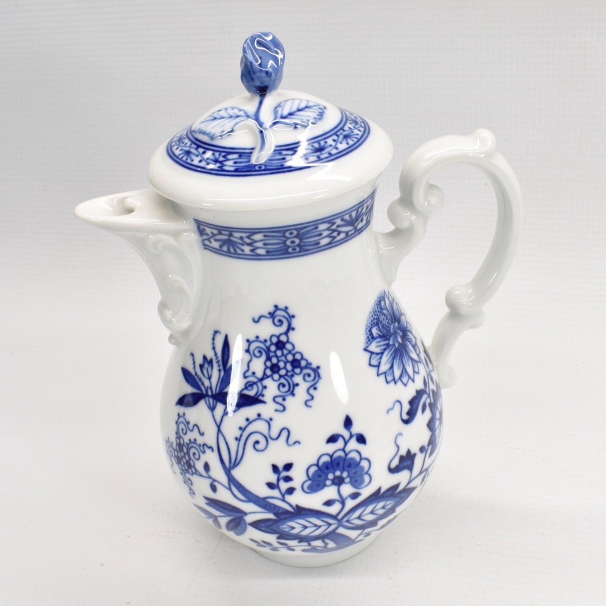 HUTSCHENREUTHER 1814 Blue Onion Porcelain Tea Set, Teapot 4 Cup