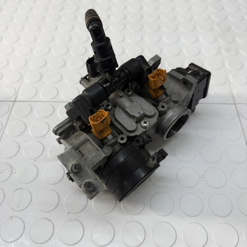 Honda CBR500R CBR500 2013 carrocería del acelerador OEM buen usado Foto 4 de 4