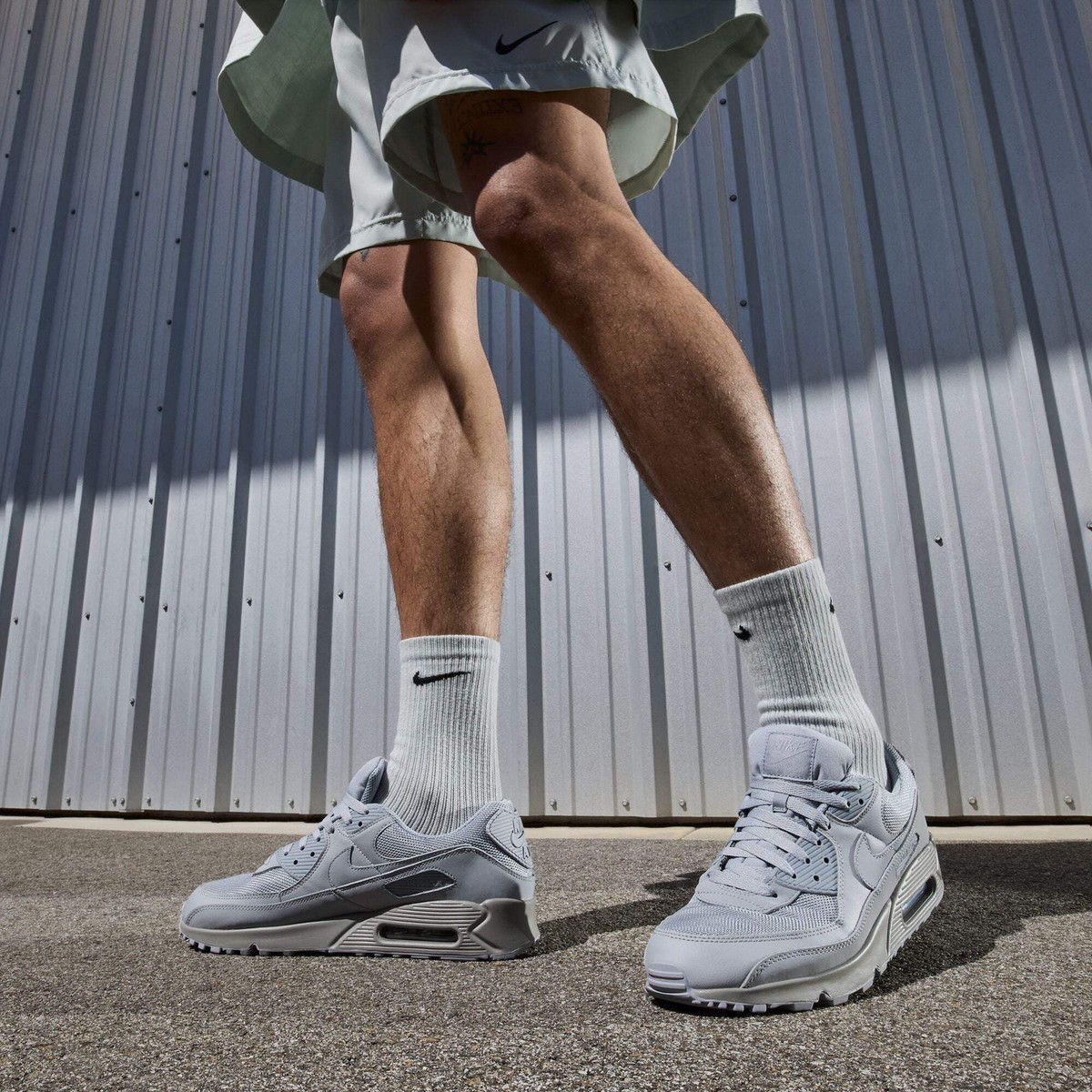 Nike Mens Air Max 90 - Wolf Grey — product photo 9 of 9