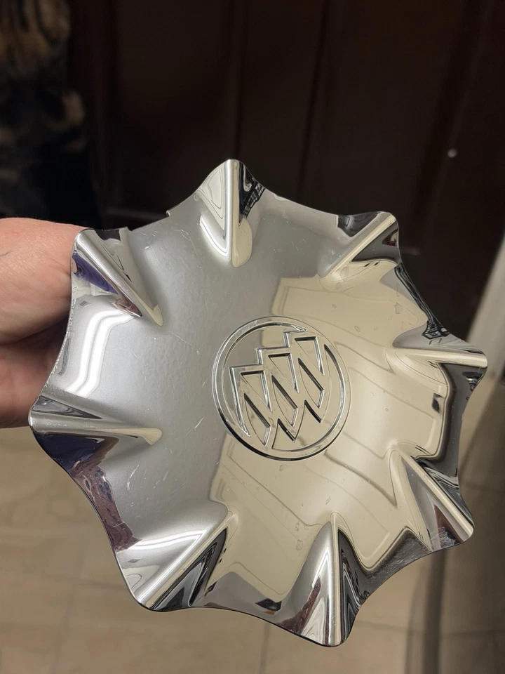 2003-2005 Buick LeSabre 16" OEM Chrome Center Cap 9594695 9594918 See All Photos - Image 2 of 4