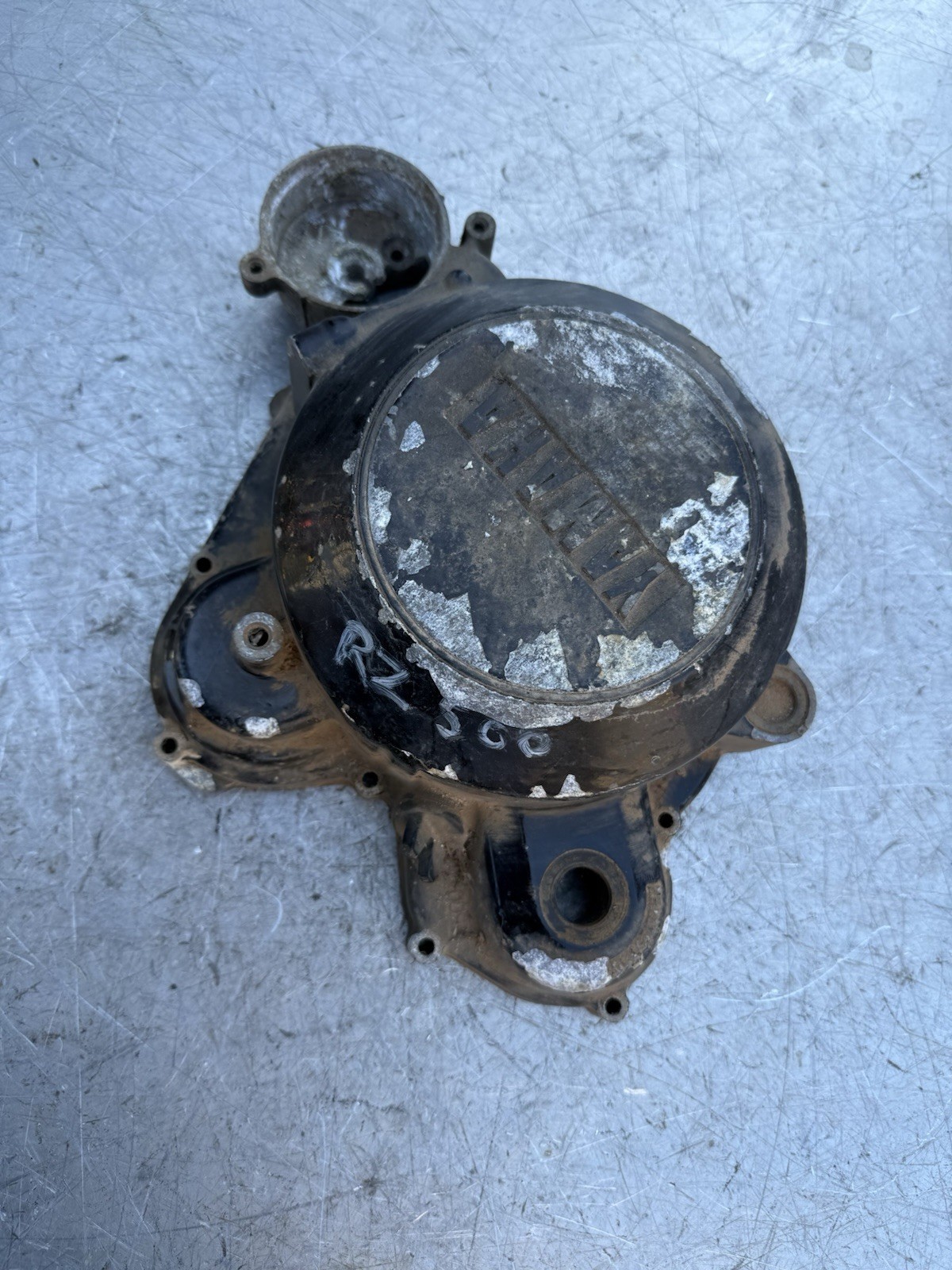 Yamaha RZ500 RZ 500 Clutch cover Engine Motor Oem Original Genuine Transmission