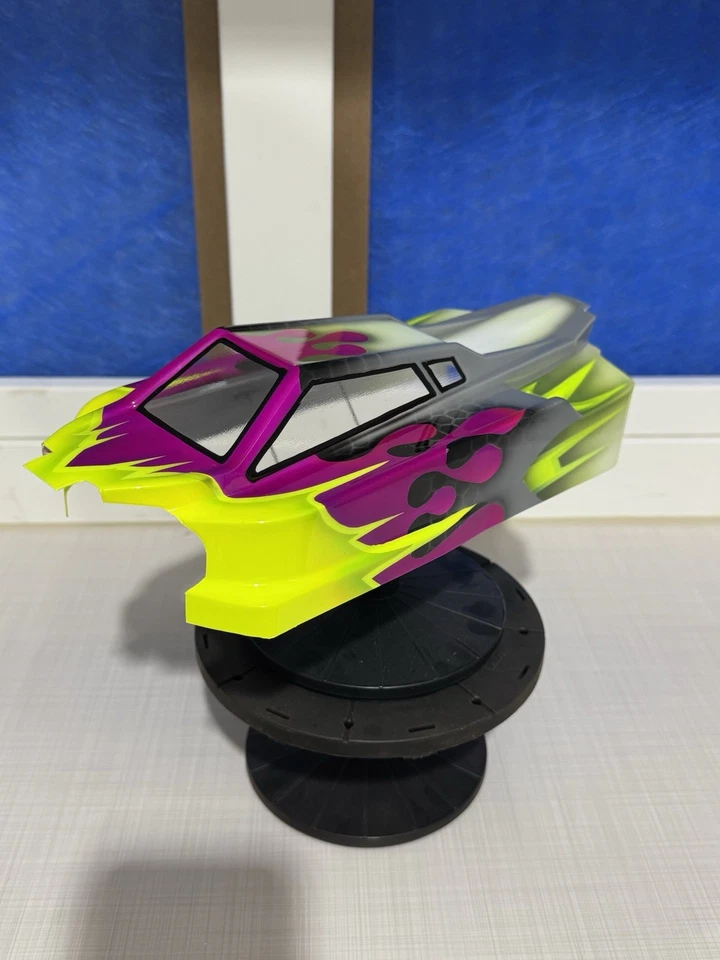 New Pro-Line AE B74 Custom Painted Body Team Associated - Image 4 of 4