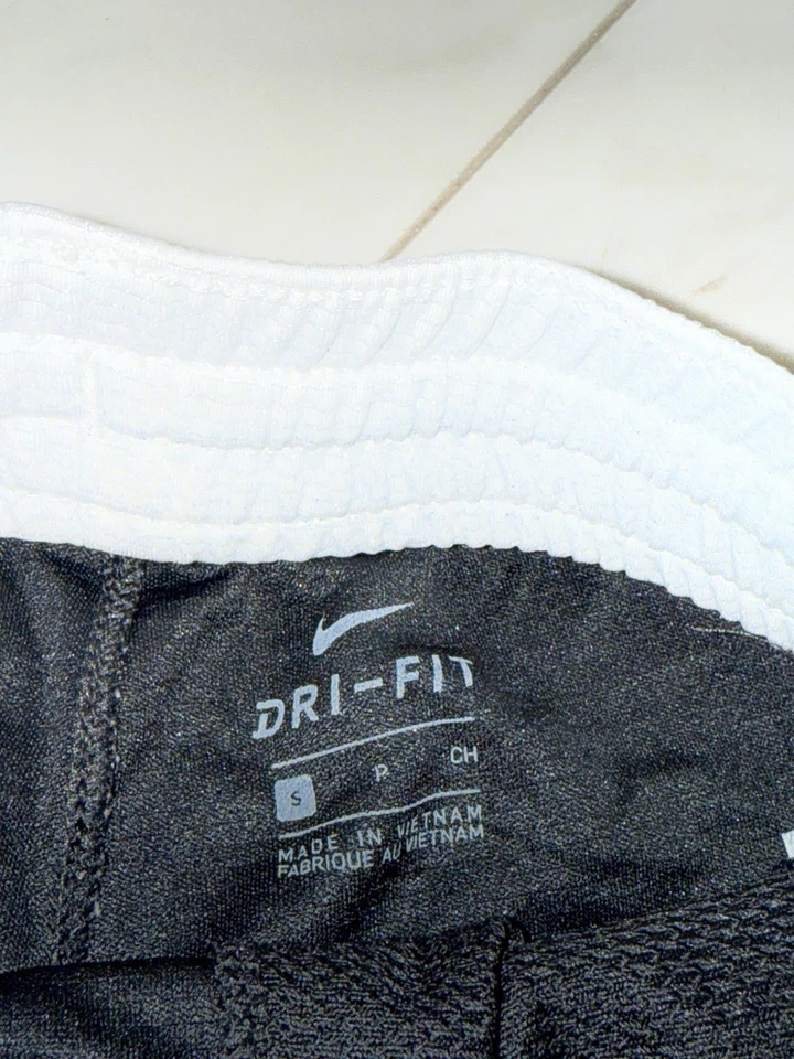 Pantalones cortos de baloncesto Nike Elite para niños jóvenes talla pequeña negros blancos cómodos suaves #141 Foto 4 de 4