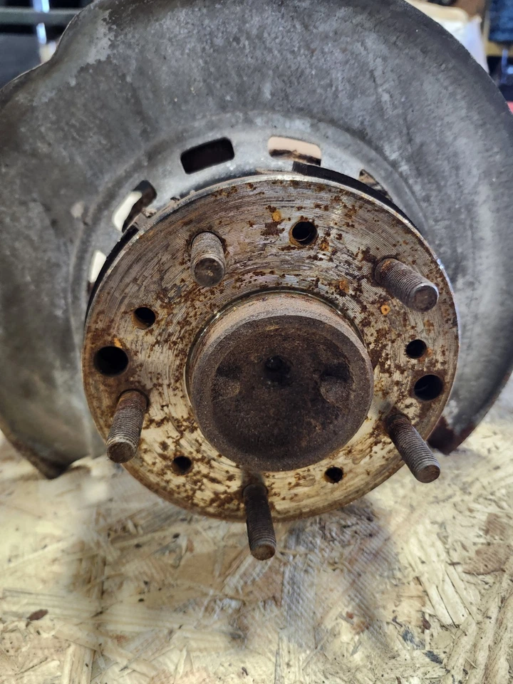 Suspensão traseira esquerda conjunto de braço traseiro motorista lateral USADO 75-82 C3 Corvette - Imagem 3 de 4