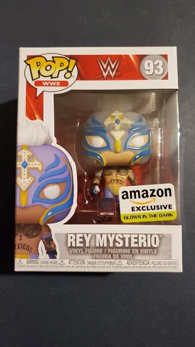 Funko Pop WWE Rey Mysterio #93 Amazon Exclusive GITD w/Protector
