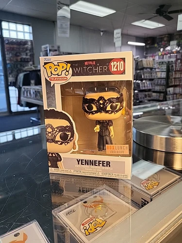 Funko Pop! Vinyl: The Witcher Yennefer Box Lunch (Exclusive) #1210 W/ Protector 
