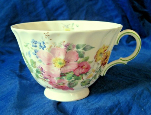 Royal Doulton Porcelana Patrón Arcadia 5 Piezas Ajuste de Lugar Borde Liso - Imagen 8 de 11