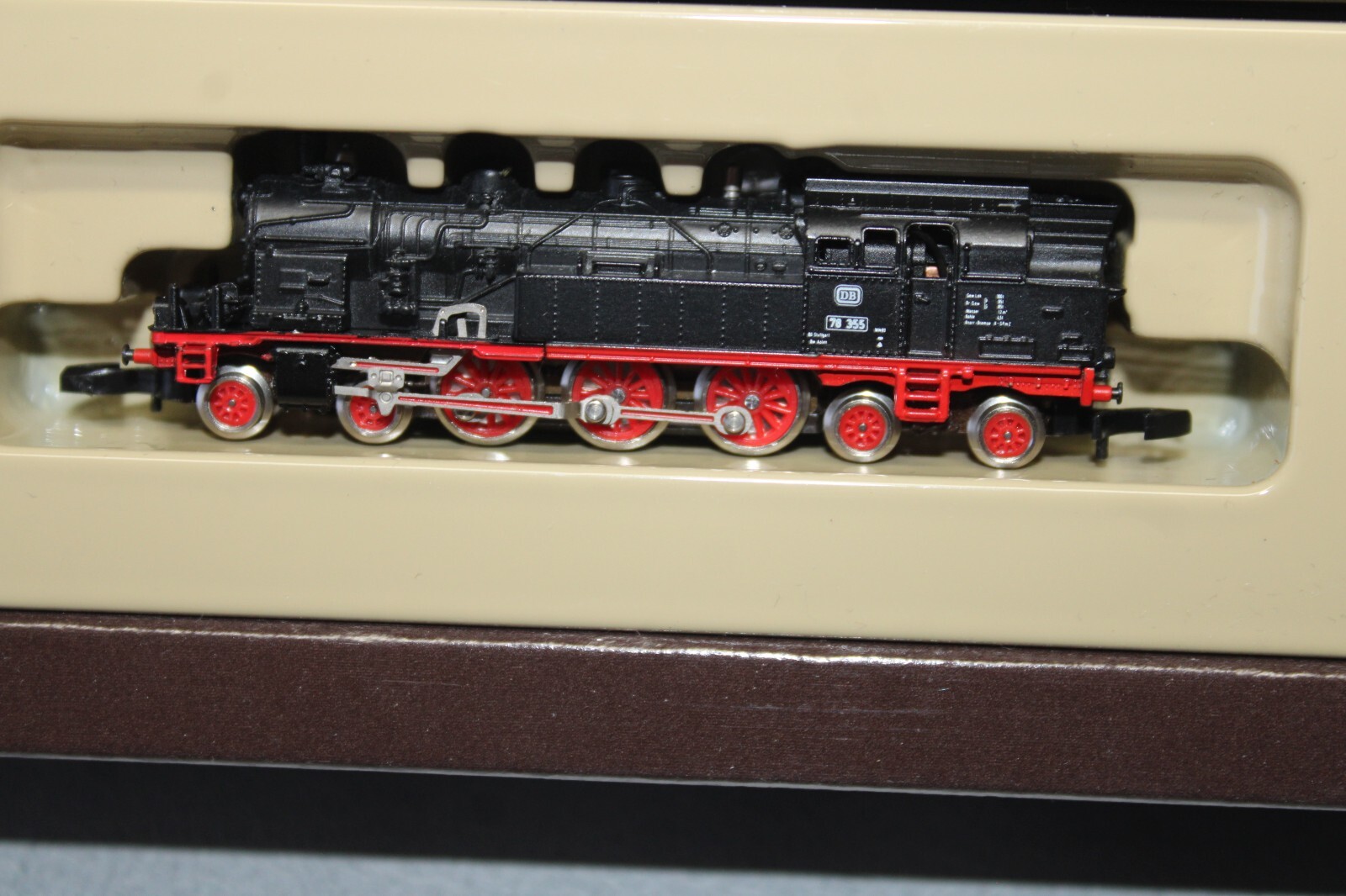 Picture 2 of 8