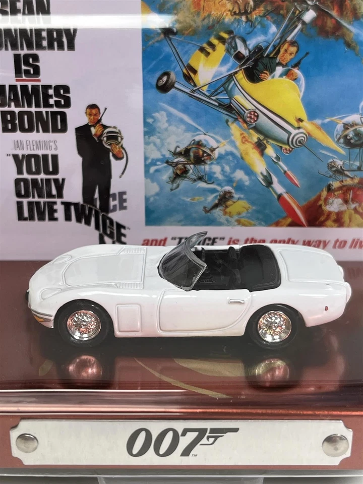 James Bond 007 Toyota 2000 GT 1:64 Scala Johnny Lightning JLDR017 - Immagine 3 di 4