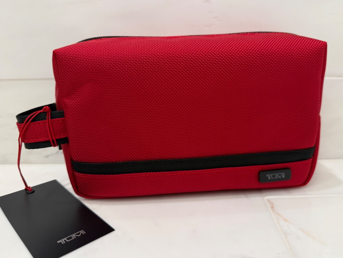 NEW - TUMI Ballistic Nylon Zippered Medium Kit - Pouch - Cosmetic NEW - TUMI Ballistic Nylon Zippered Medium Kit - Pouch - Cosmetic