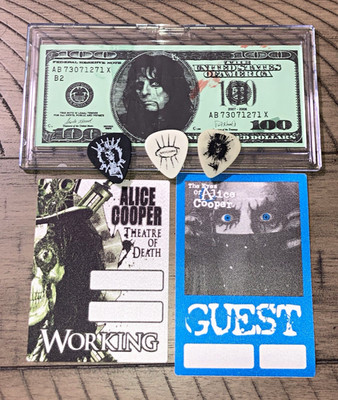 Alice Cooper Theatre of Death Pass Prop $100 Bill prop 3 Tour guitar picks 