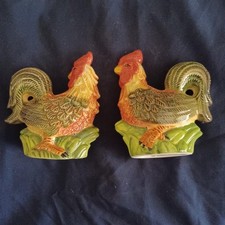 4.5" Tall Unbranded Ceramic Country Collectible Rooster Salt & Pepper Shakers #2