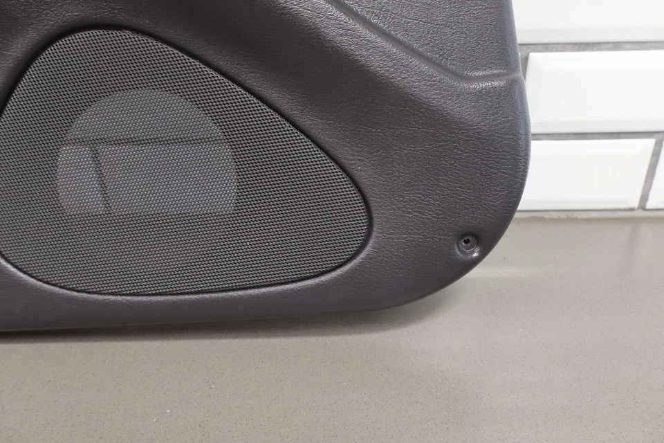 Panel de moldura interior de puerta del conductor izquierdo Plymouth Chrysler Prowler 1997-2002 Foto 2 de 4