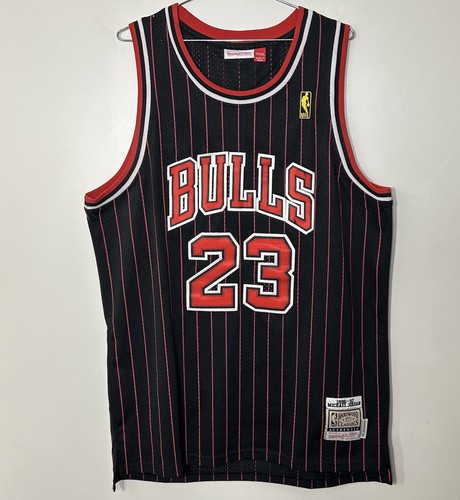 100% Authentic Michael Jordan Mitchell & Ness 95-96 Bulls Jersey Size XXXL
