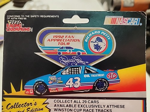 Racing Champions Diecast - '92 Fan Appreciation Tour Richard Petty - Feb 16 - Picture 12 of 14